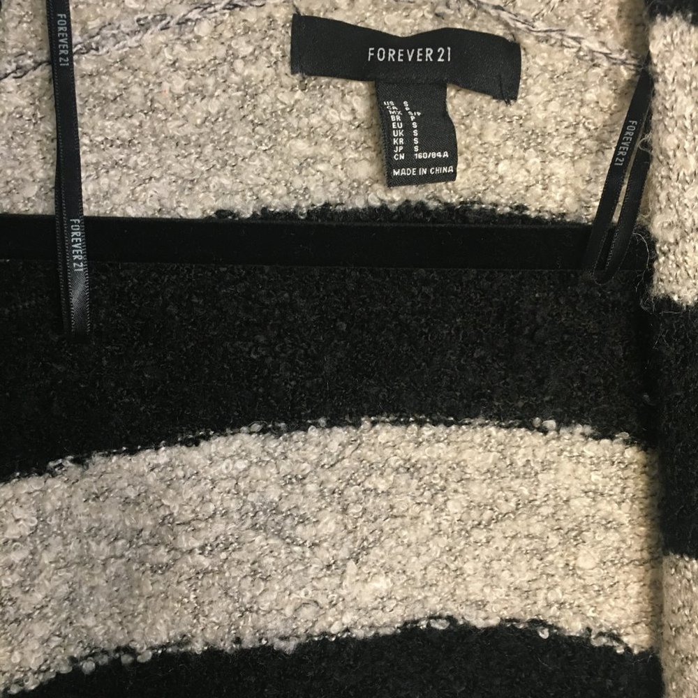 Cozy Forever 21 Grey and Black Striped Cardigan - Picture 4 of 5